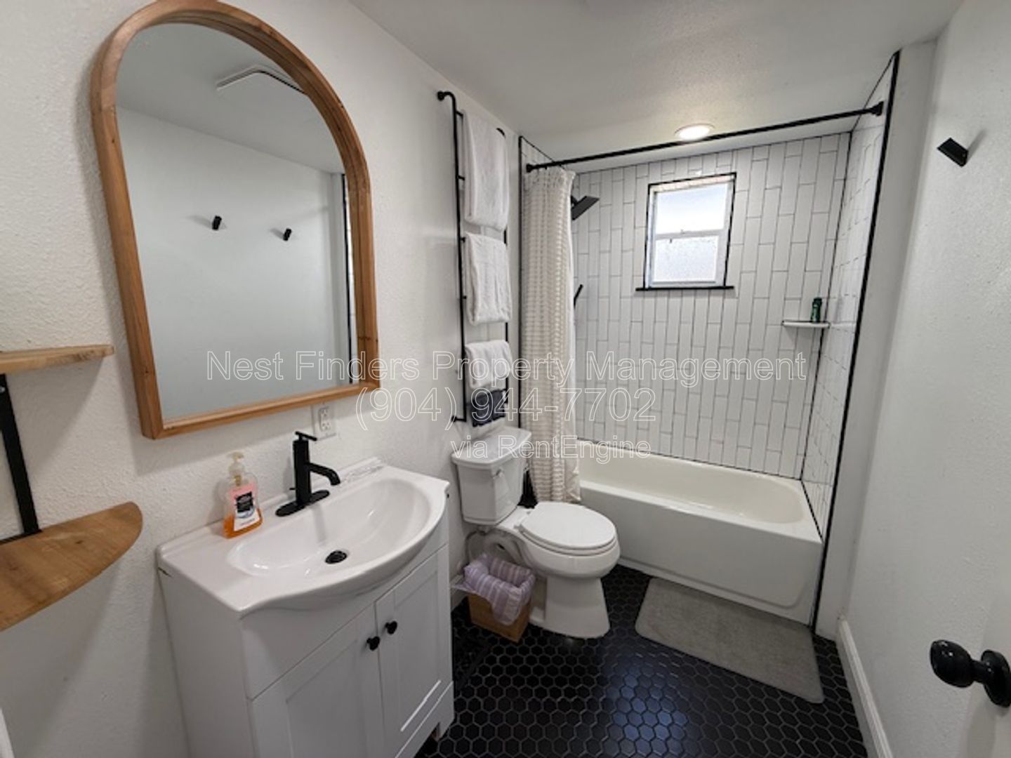 Charming 2-bedroom, 1-bathroom duplex for rent in the heart of Riverside! property image