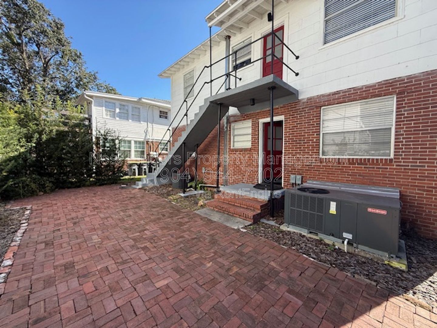 Charming 2-bedroom, 1-bathroom duplex for rent in the heart of Riverside! property image