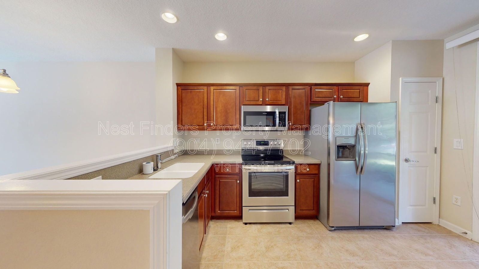 Beautiful 2 bedroom, 2.5 bathroom townhome for rent in Summerfield property image