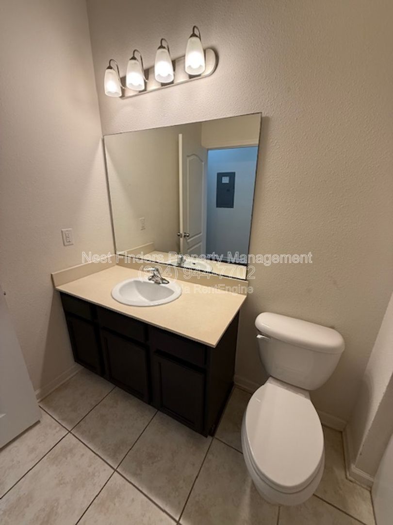 Beautiful and spacious 2-bedroom, 2-bathroom condo available for rent in the desirable Summer Key community! property image