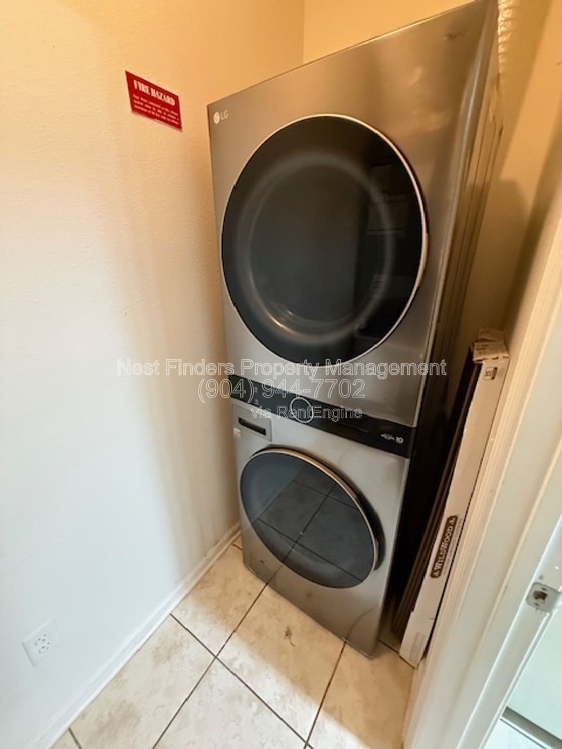 Beautiful and spacious 2-bedroom, 2-bathroom condo available for rent in the desirable Summer Key community! property image