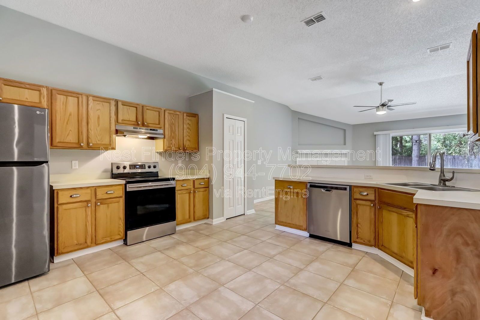 Lovely 3-bedroom, 2-bathroom home located in the desirable Hideaway Woods community property image