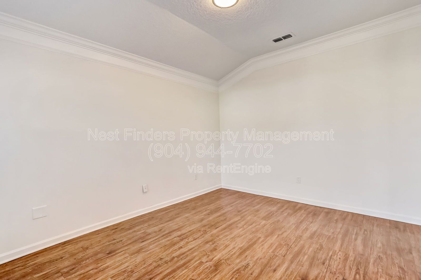 Spacious 5 bedroom, 3 bathroom home for rent in Walden Chase! property image