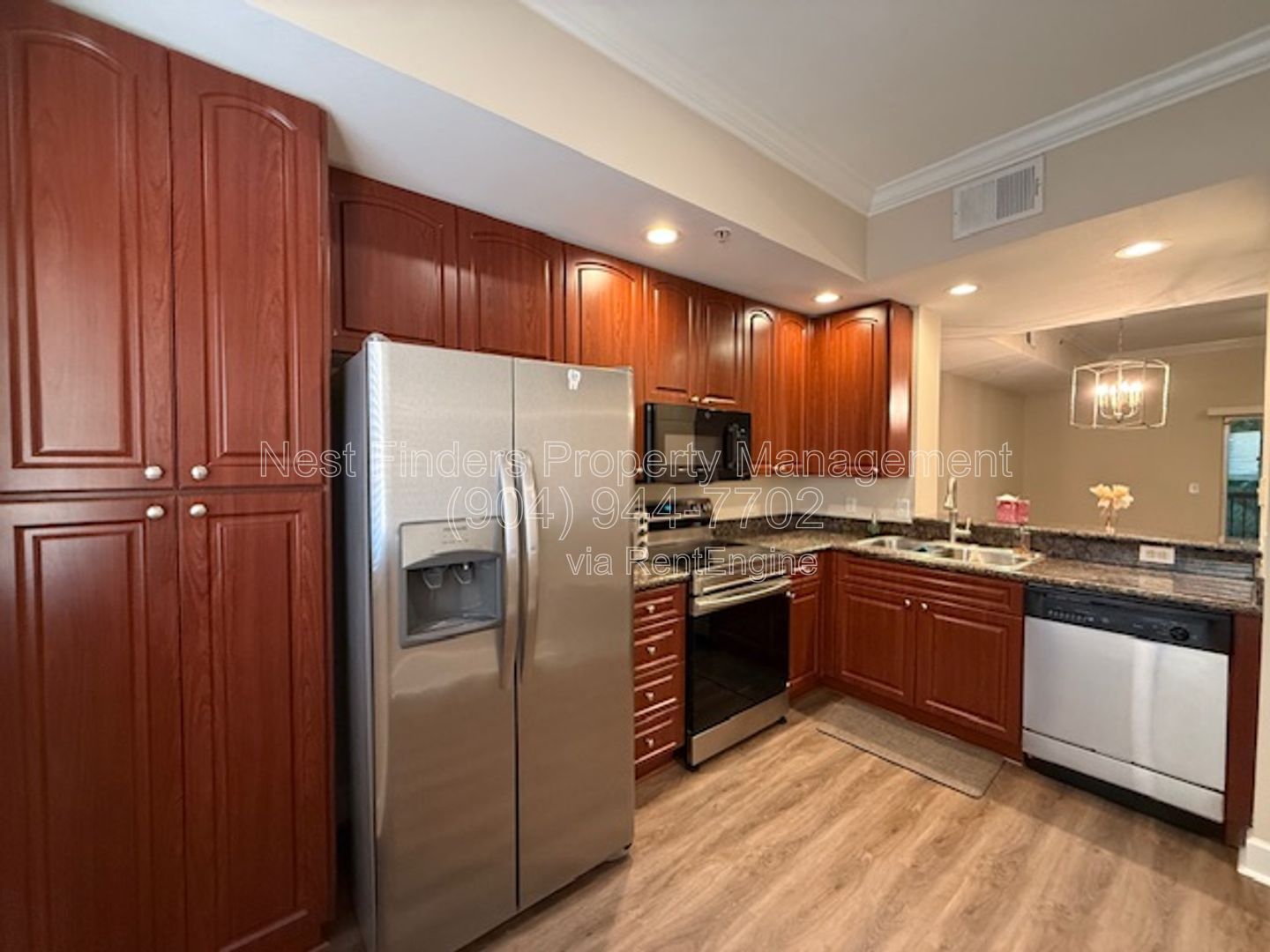 Beautifully Updated Townhome in Guard-Gated Il Villagio! property image