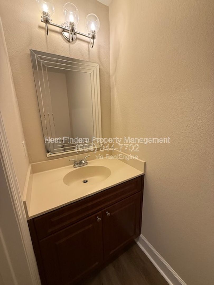 Beautifully Updated Townhome in Guard-Gated Il Villagio! property image