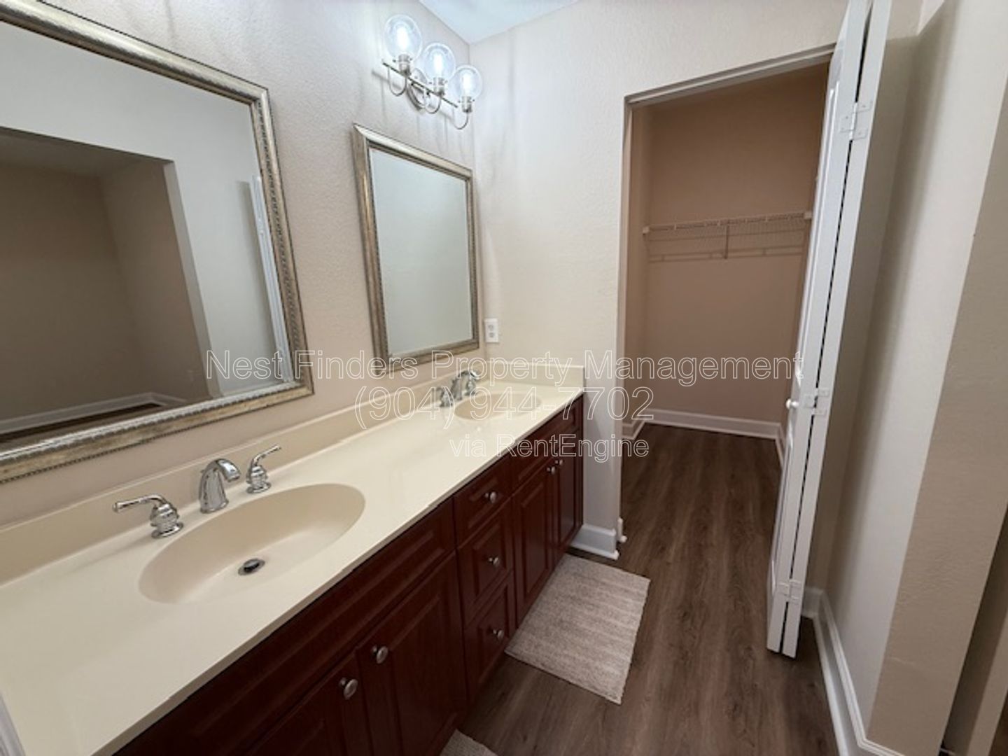 Beautifully Updated Townhome in Guard-Gated Il Villagio! property image