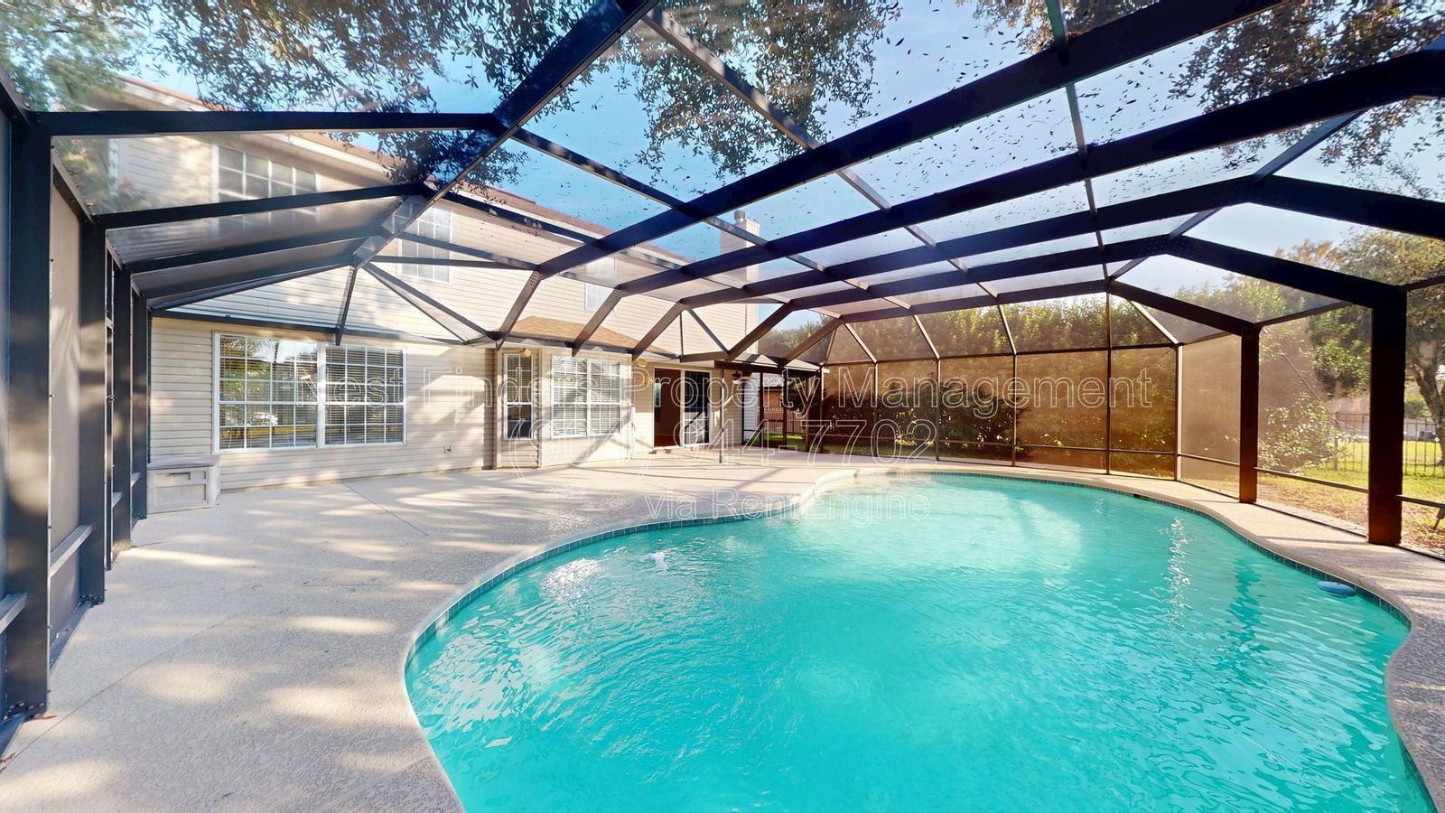 Beautiful 5 Bedroom Pool Home in Village Green, St. Johns County! property image