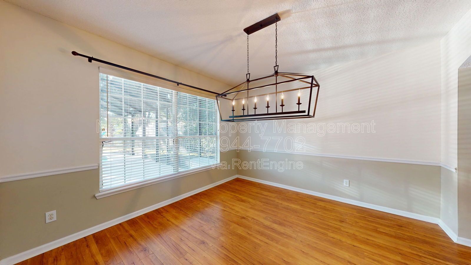 Beautiful 5 Bedroom Pool Home in Village Green, St. Johns County! property image