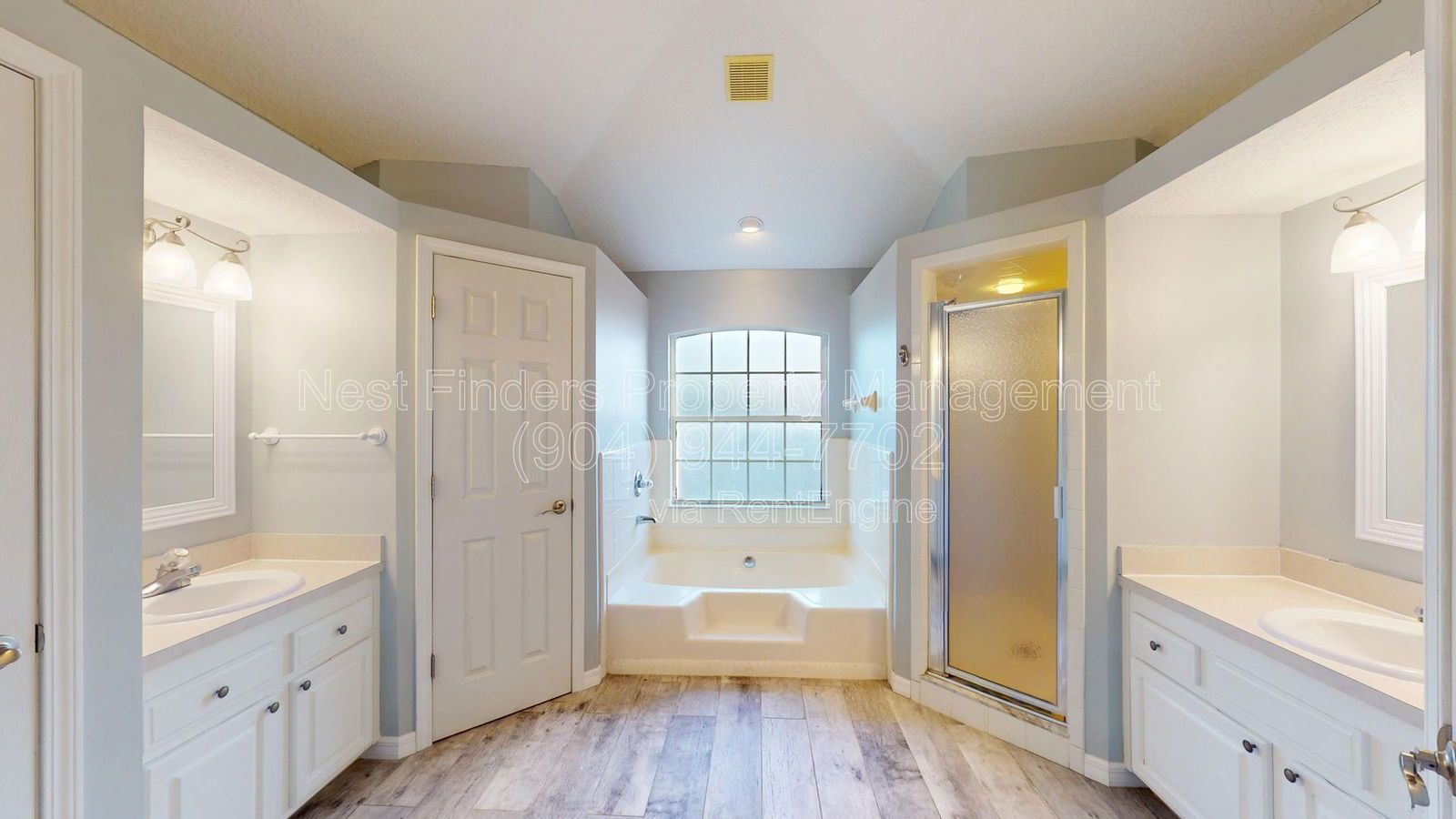 Beautiful 5 Bedroom Pool Home in Village Green, St. Johns County! property image