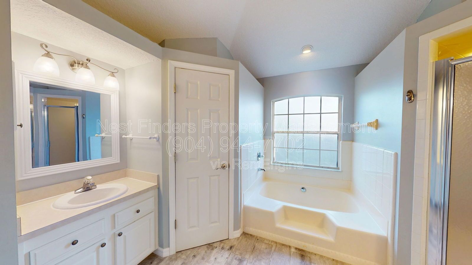 Beautiful 5 Bedroom Pool Home in Village Green, St. Johns County! property image