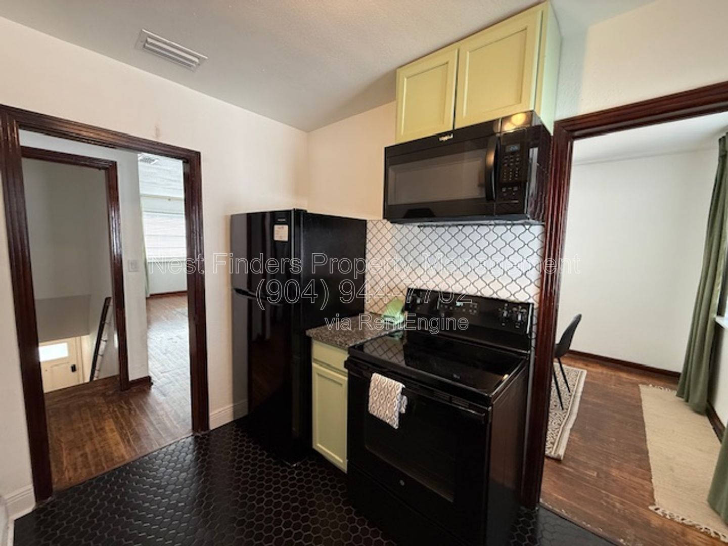 Bright and Spacious 2-Bedroom Upstairs Duplex in Riverside! property image