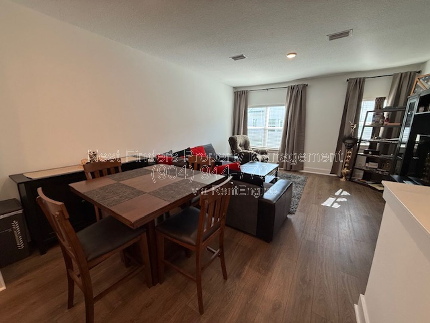 Stunning 2 bedroom townhome in eTown for rent! property image