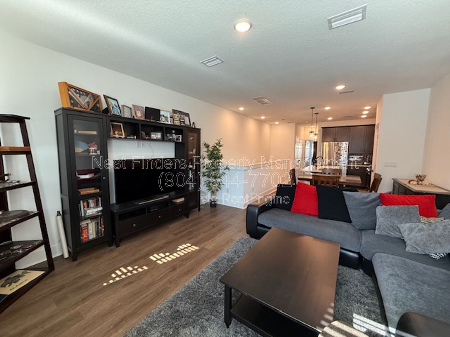 Stunning 2 bedroom townhome in eTown for rent! property image