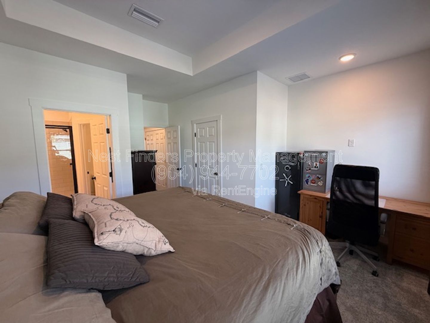 Stunning 2 bedroom townhome in eTown for rent! property image