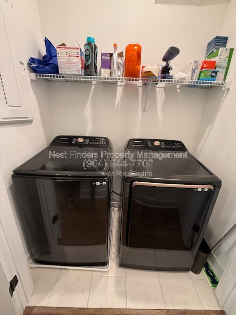 Stunning 2 bedroom townhome in eTown for rent! property image