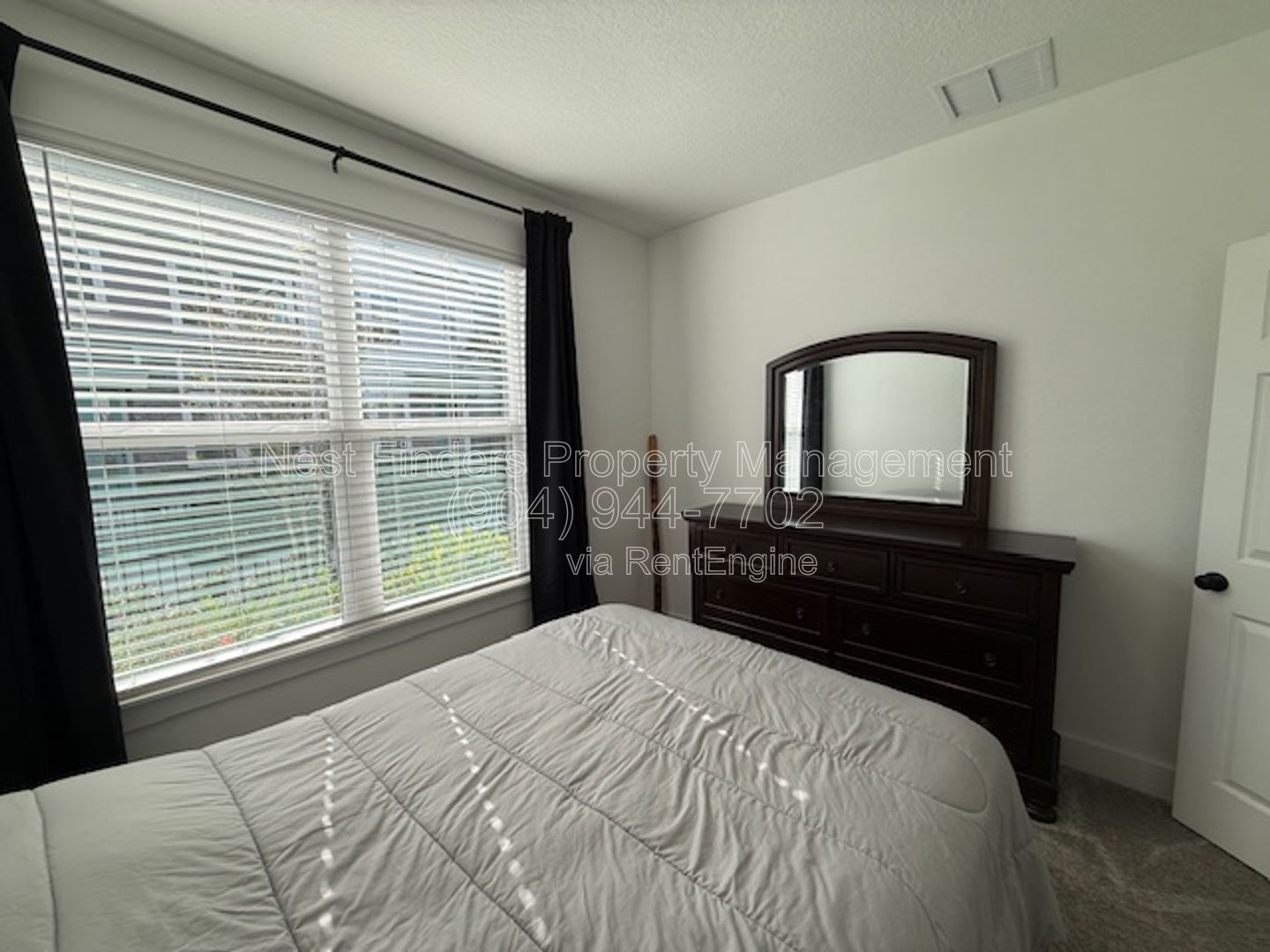 Stunning 2 bedroom townhome in eTown for rent! property image