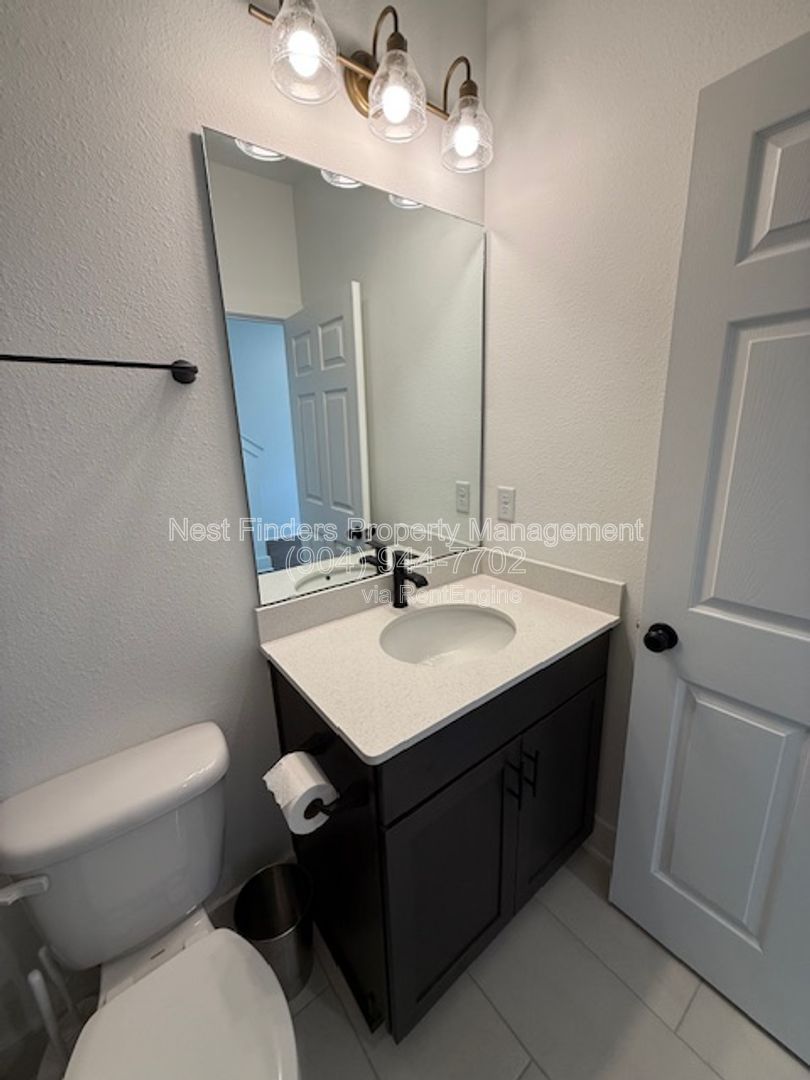 Stunning 2 bedroom townhome in eTown for rent! property image