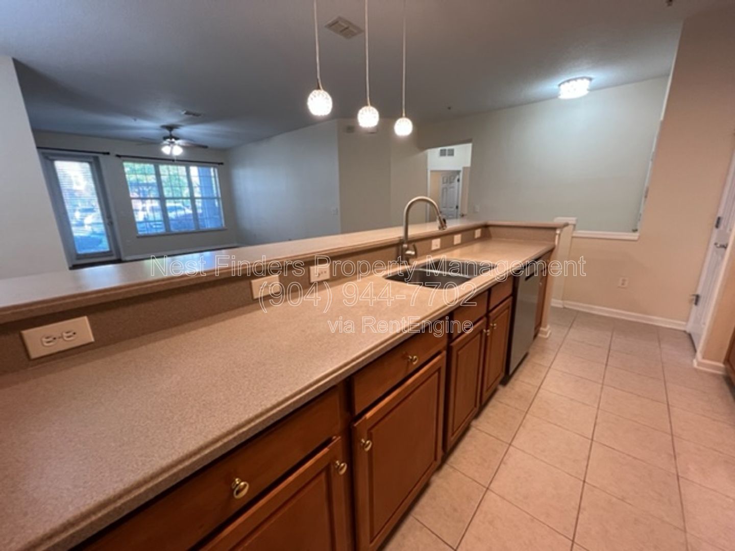 Charming 3-Bedroom, 2-Bathroom Condo for Rent in Campfield Community! property image