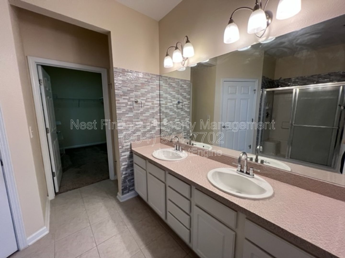 Charming 3-Bedroom, 2-Bathroom Condo for Rent in Campfield Community! property image