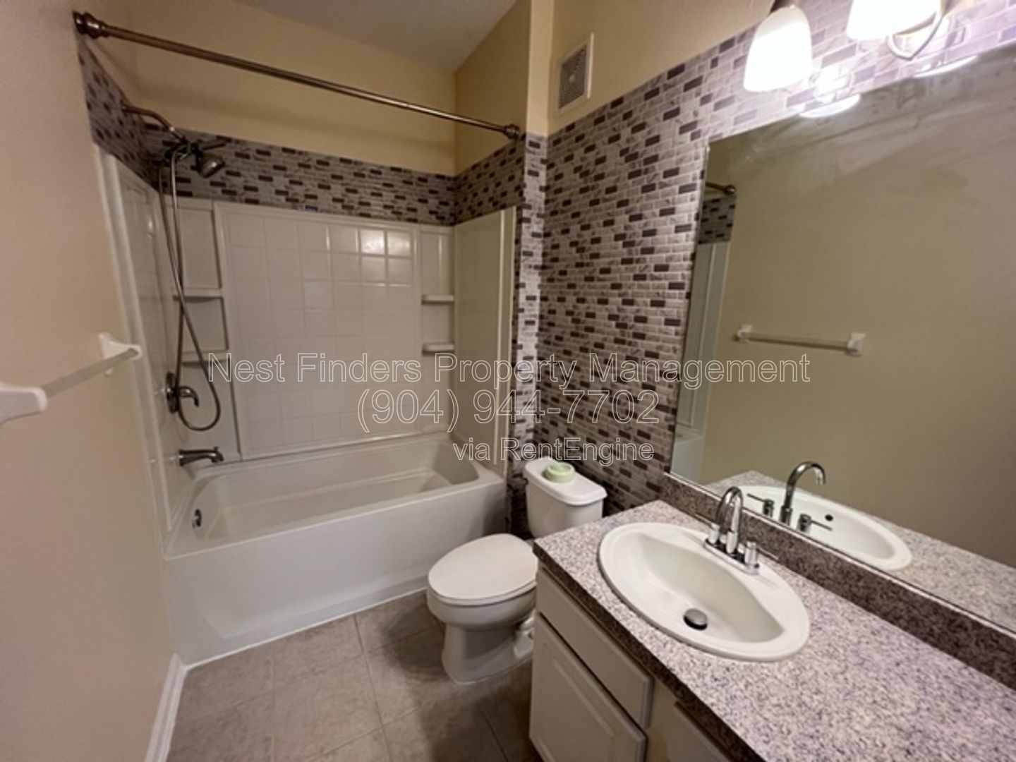 Charming 3-Bedroom, 2-Bathroom Condo for Rent in Campfield Community! property image