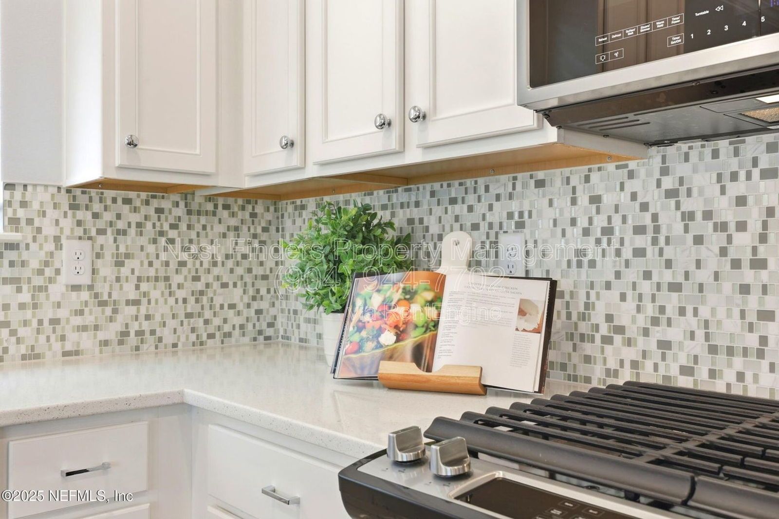 Beautiful and spacious 3-bedroom, 2.5-bathroom home with a loft available for rent in the desirable Brookside Preserve community! property image