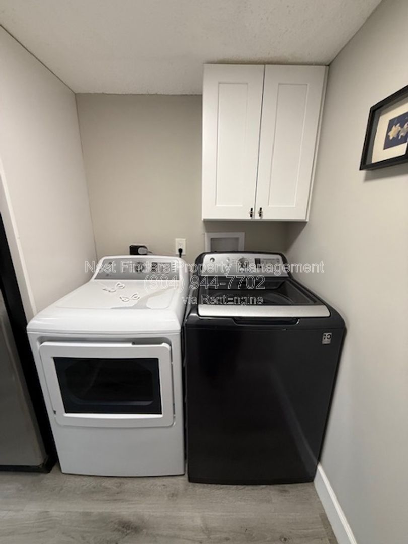 Stunning 2-bedroom, 2-bathroom condo available for rent in The Lakes property image