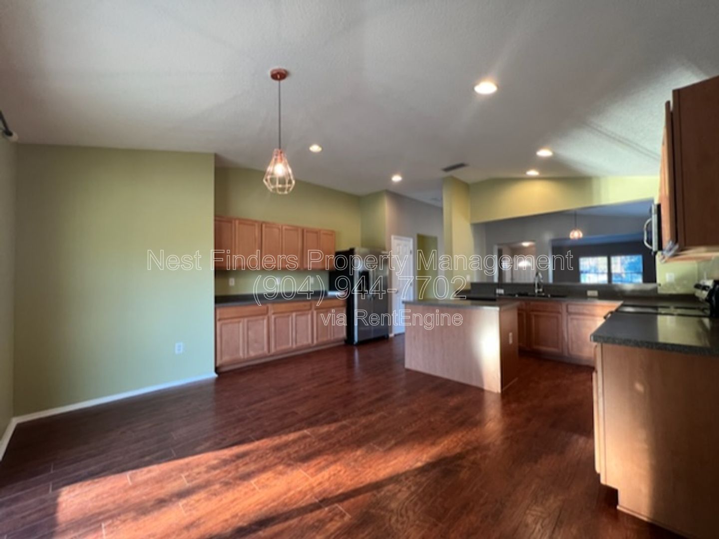 Waterfront home in desirable Waterleaf neighborhood with a great clubhouse pool and park! property image