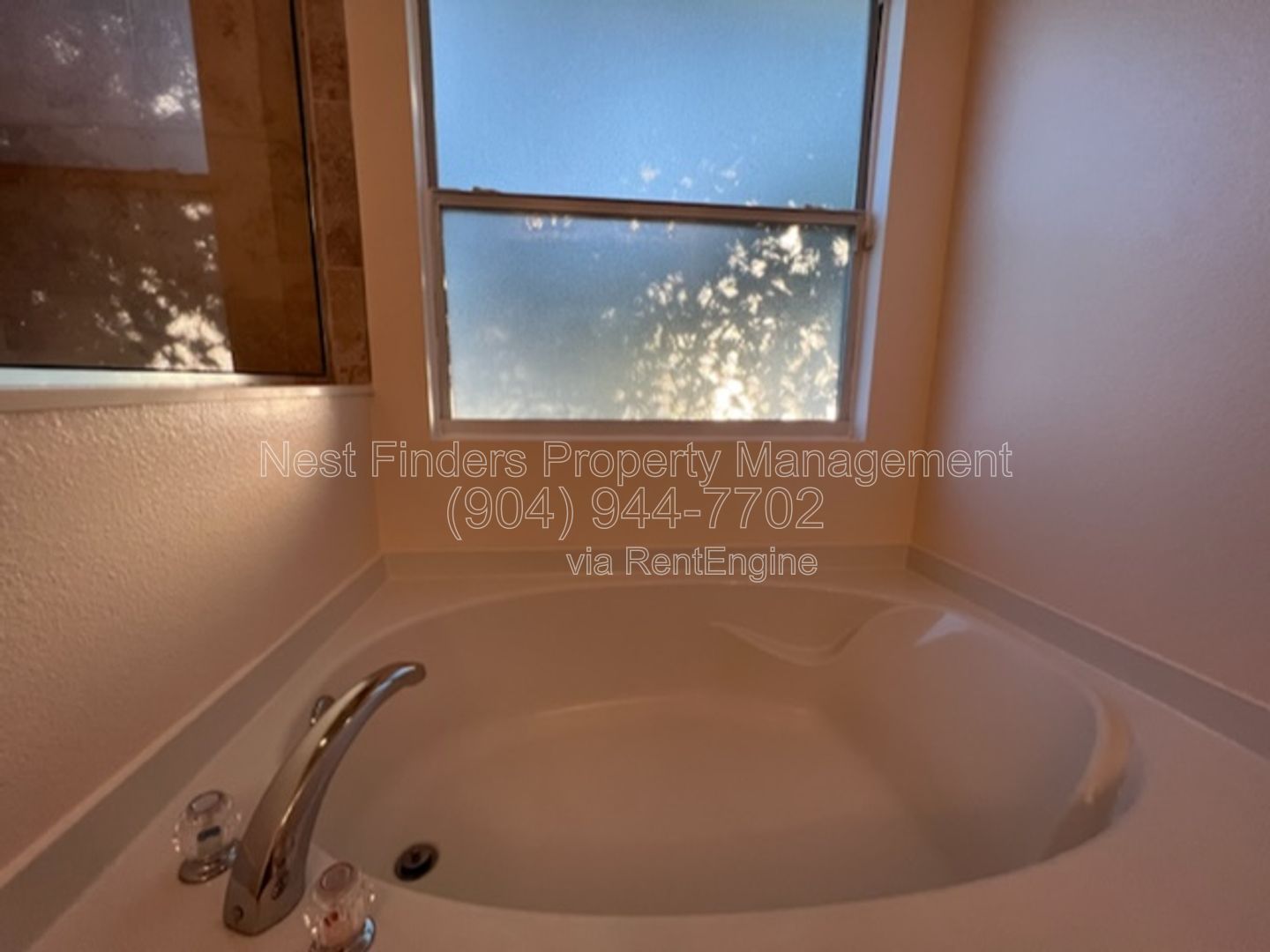 Waterfront home in desirable Waterleaf neighborhood with a great clubhouse pool and park! property image