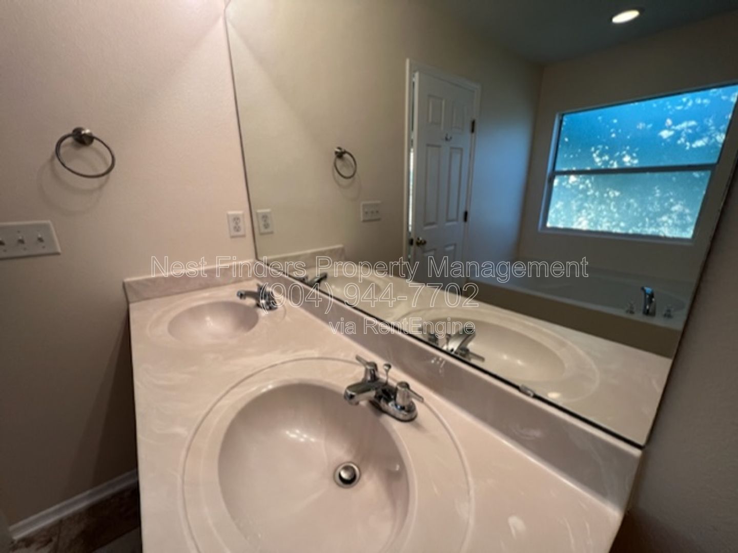 Waterfront home in desirable Waterleaf neighborhood with a great clubhouse pool and park! property image