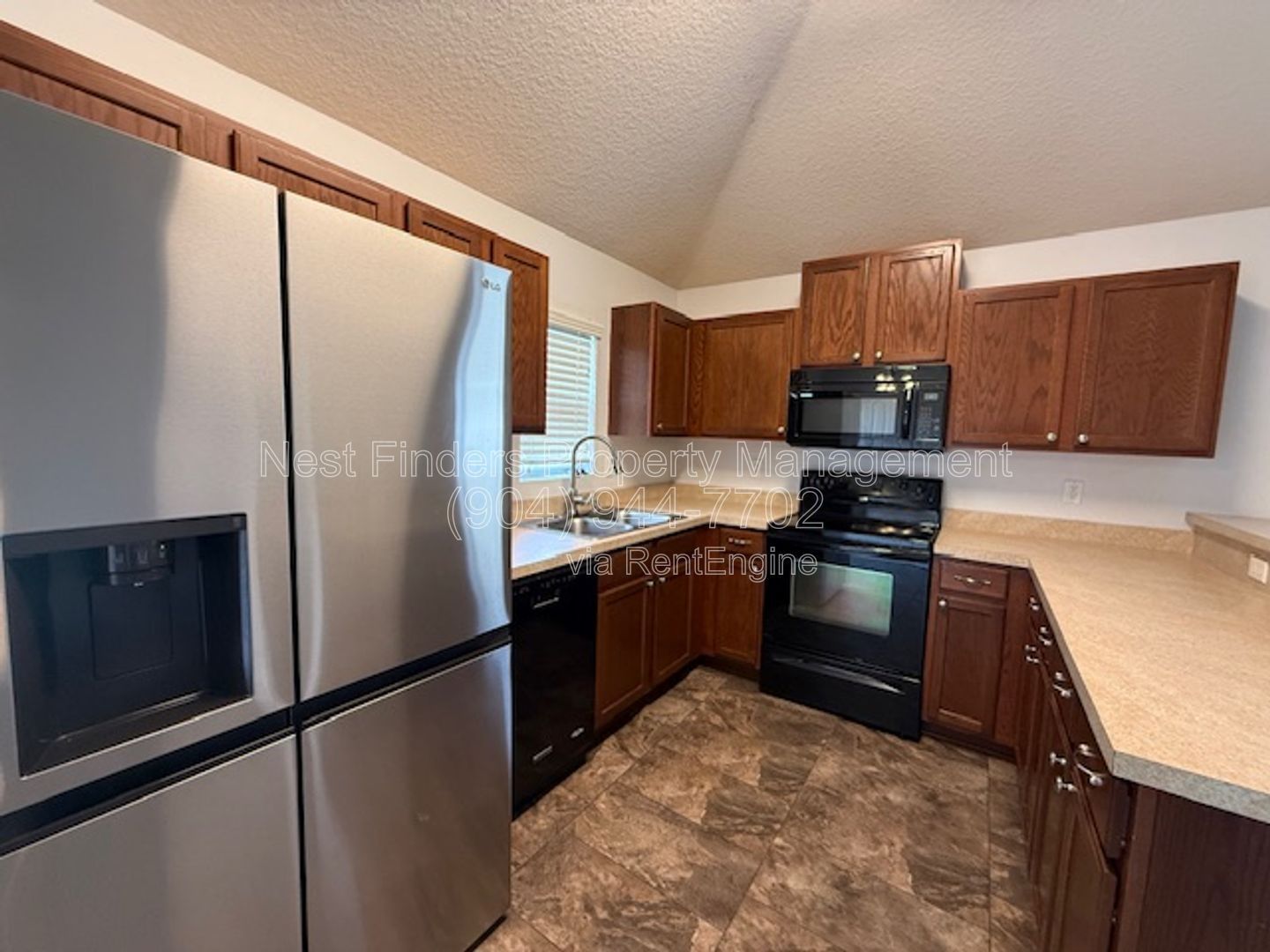 Beautiful 3-bedroom, 2-bathroom home for rent in Hayden Lakes on Jacksonville’s Northside! property image