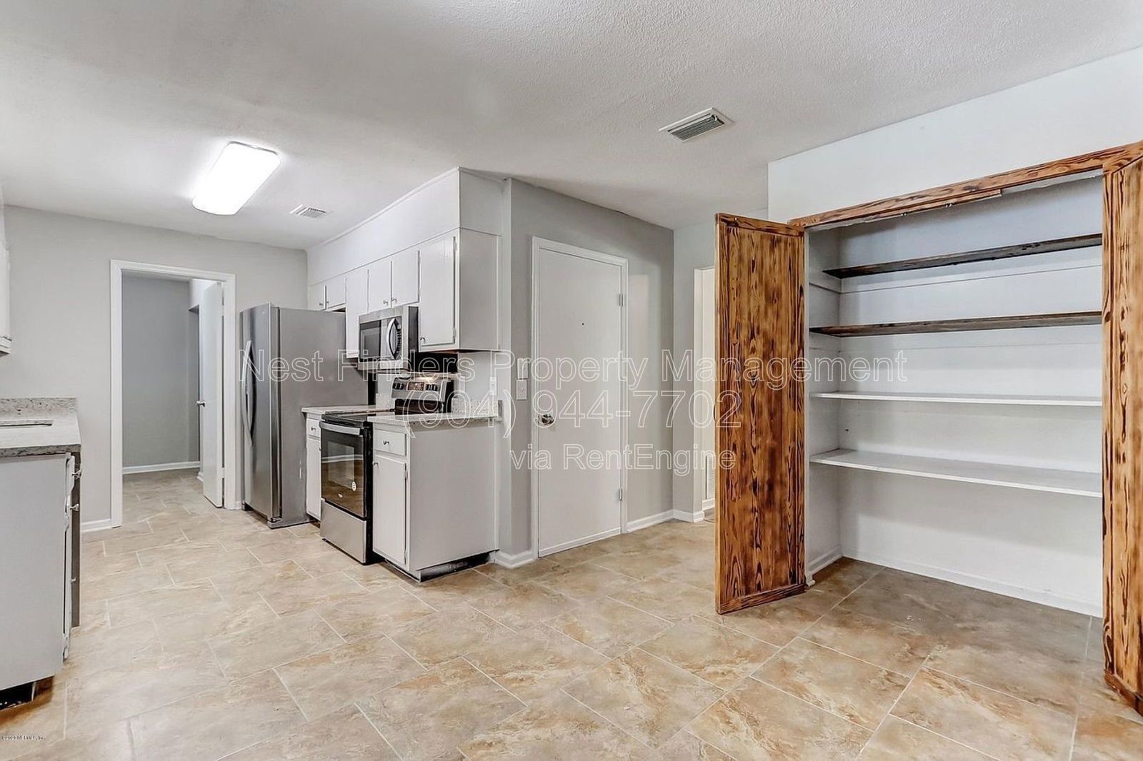 Beautiful 4 bedroom, 2 bathroom POOL home in Orange Park for rent! property image