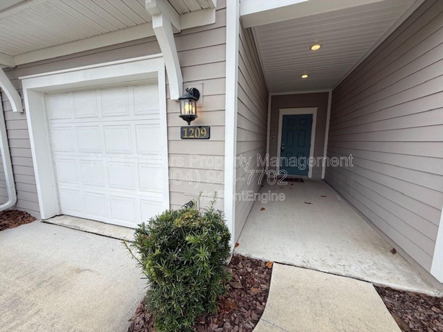 Beautiful 3-bedroom, 2.5-bathroom townhome available for rent in the desirable Atlantic Beach Preserve! property image