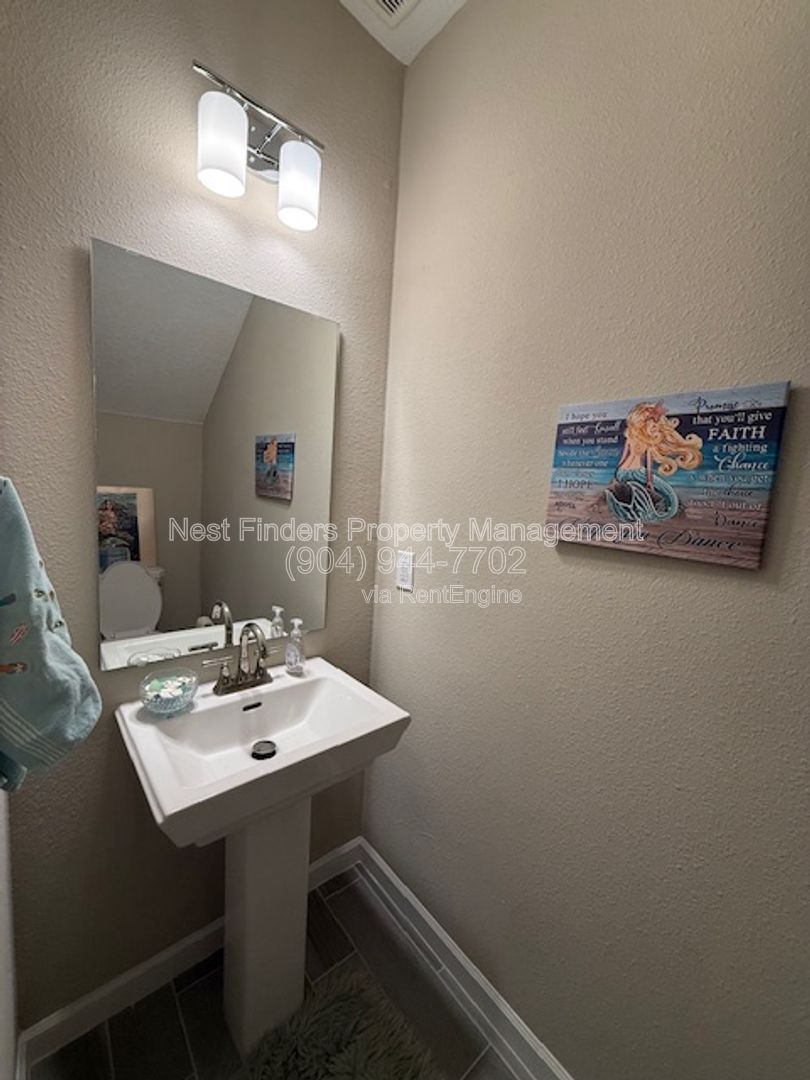 Beautiful 3-bedroom, 2.5-bathroom townhome available for rent in the desirable Atlantic Beach Preserve! property image