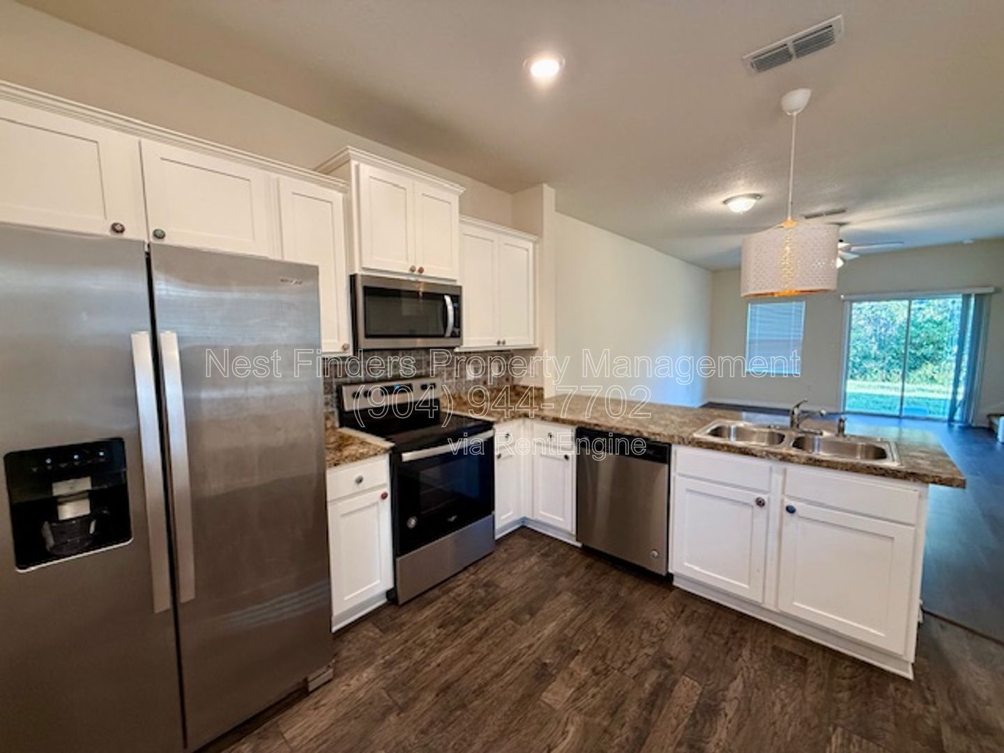 Beautiful 2 bedroom townhome for rent in Baypointe! property image