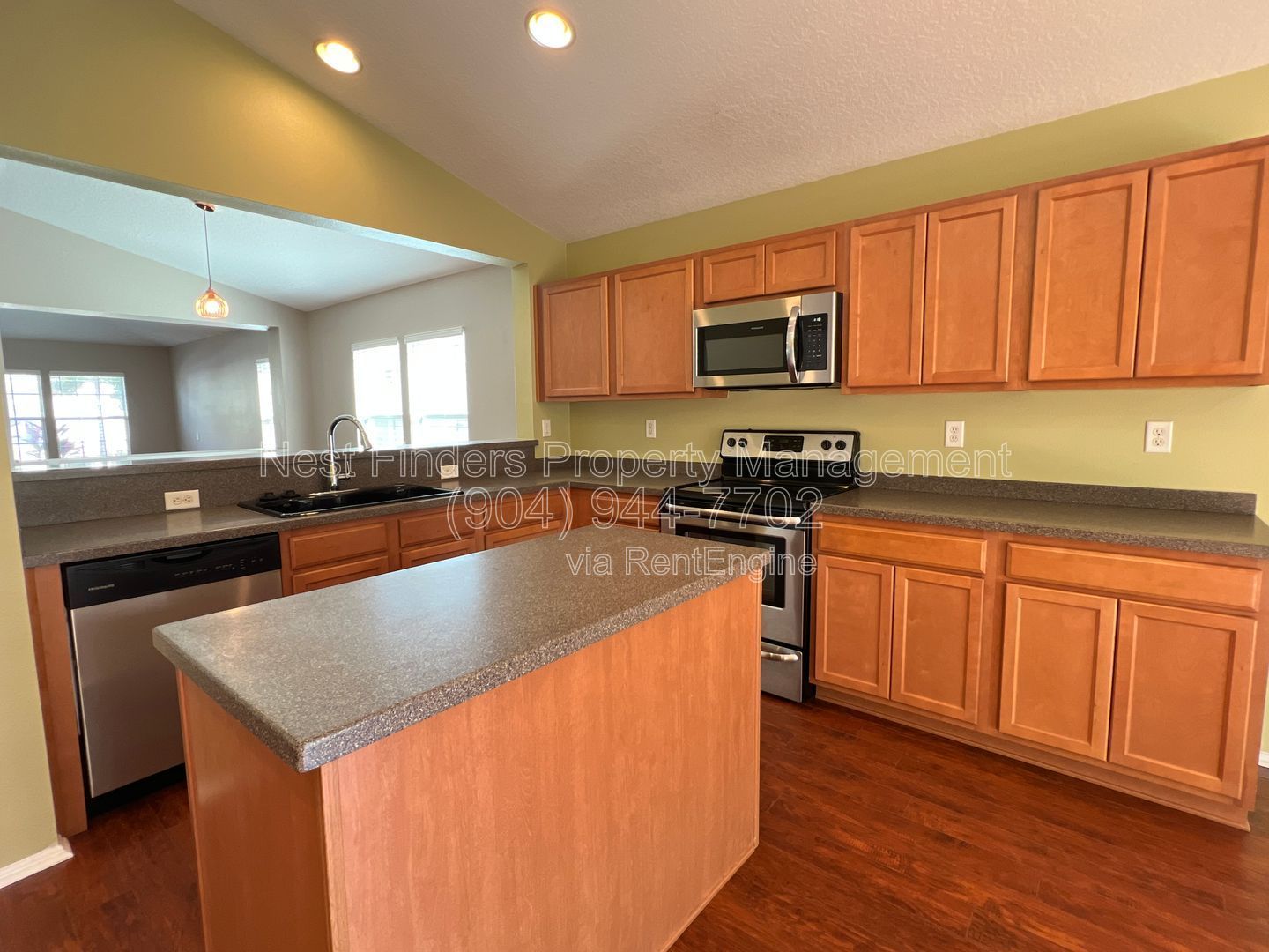 Waterfront home in desirable Waterleaf neighborhood with a great clubhouse pool and park! property image