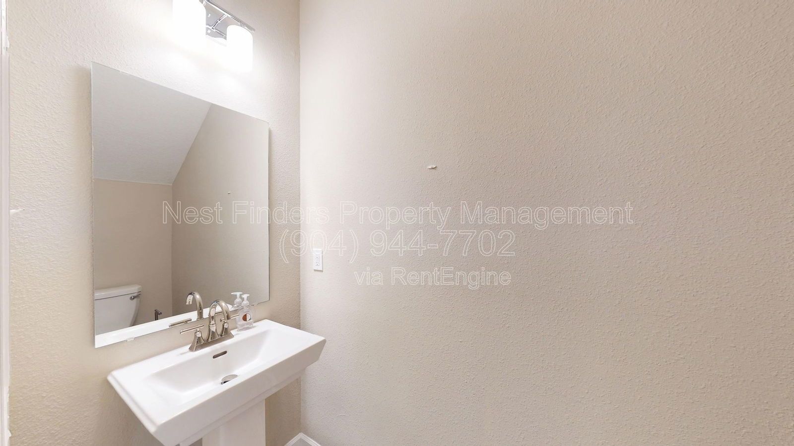 Beautiful 3-bedroom, 2.5-bathroom townhome available for rent in the desirable Atlantic Beach Preserve! property image