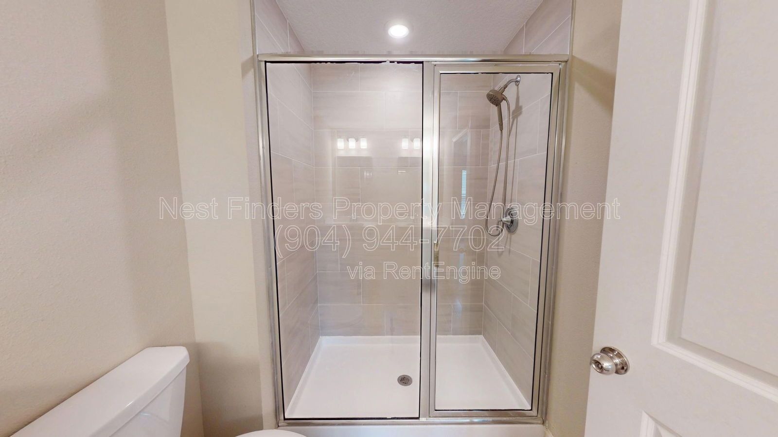 Beautiful 3-bedroom, 2.5-bathroom townhome available for rent in the desirable Atlantic Beach Preserve! property image