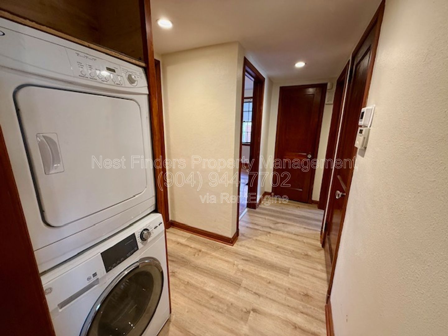 Charming two-bedroom, one-bathroom duplex for rent in the heart of Riverside. T property image