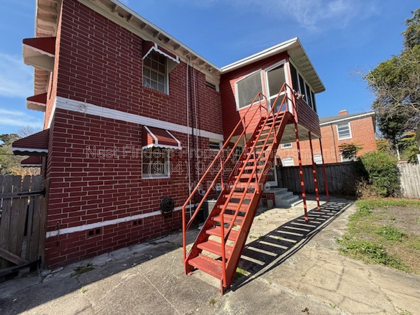 Charming two-bedroom, one-bathroom duplex for rent in the heart of Riverside. T property image