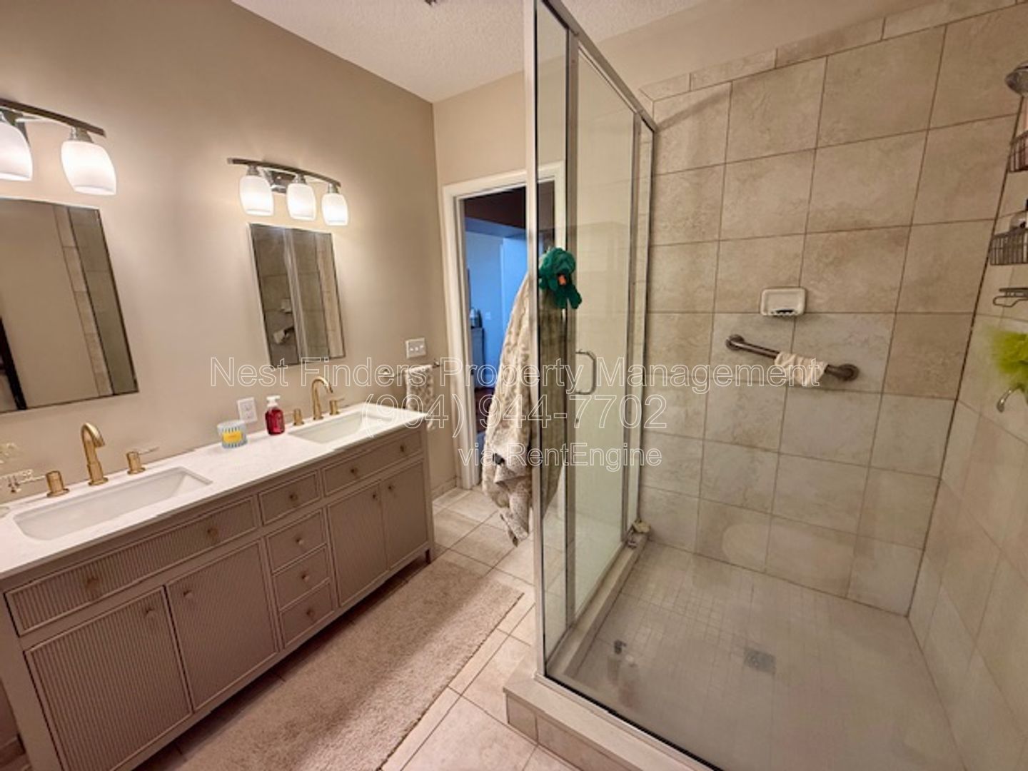 Charming 2 bedroom condo for rent in John Gorrie Condos! property image