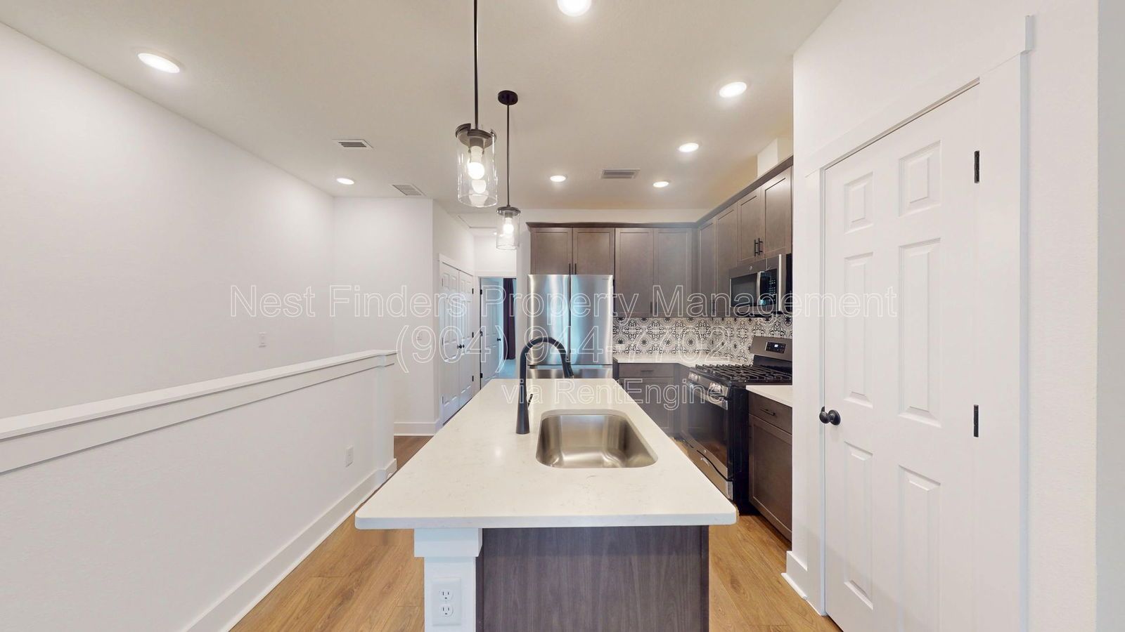 Stunning 2 bedroom townhome in eTown for rent! property image