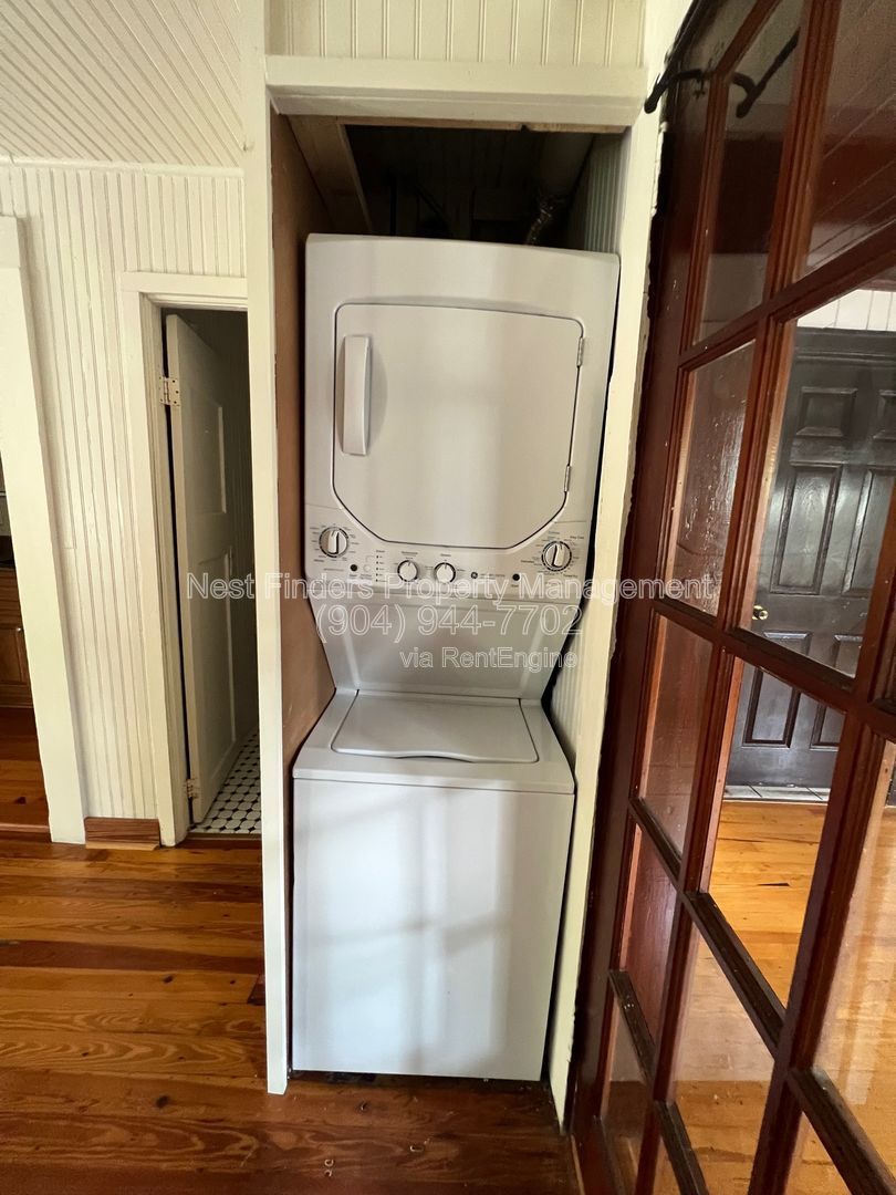 Charming Beachside 1 Bedroom for rent - 1 Block from the beach! property image