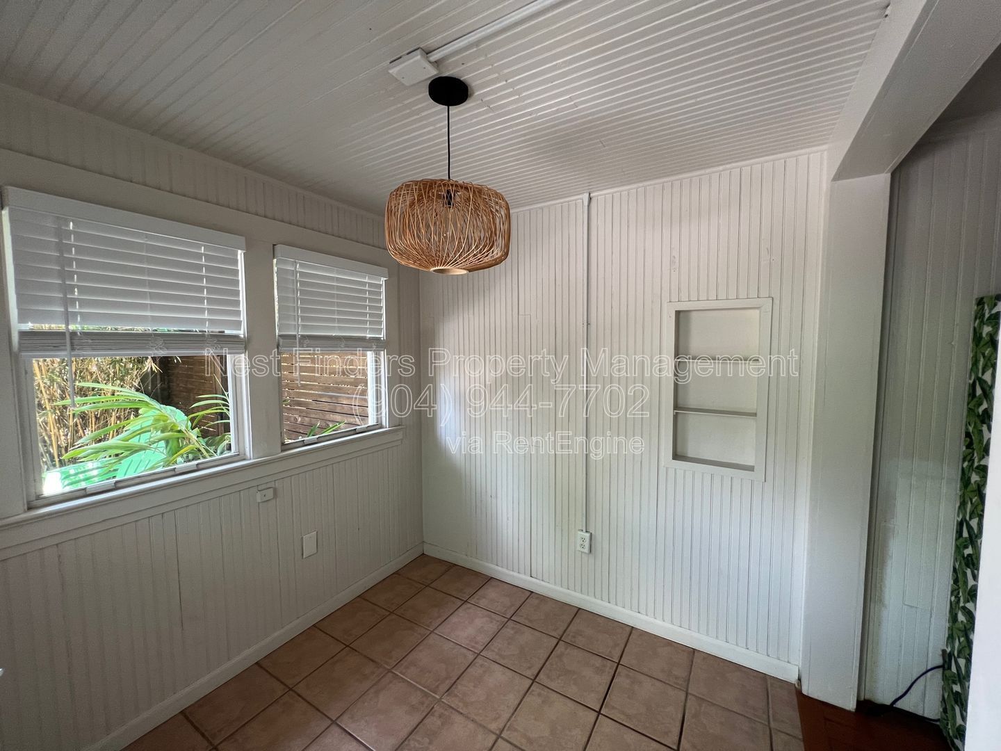 Charming Beachside 1 Bedroom for rent - 1 Block from the beach! property image