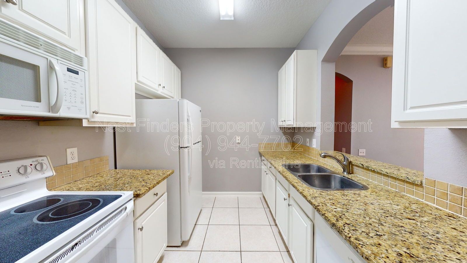 Lovely 3-bedroom, 2-bathroom condo available for rent in Overlook. property image