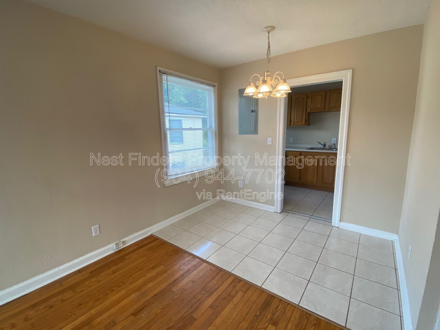 Beautiful 1 bedroom duplex in the historic area of Riverside! property image