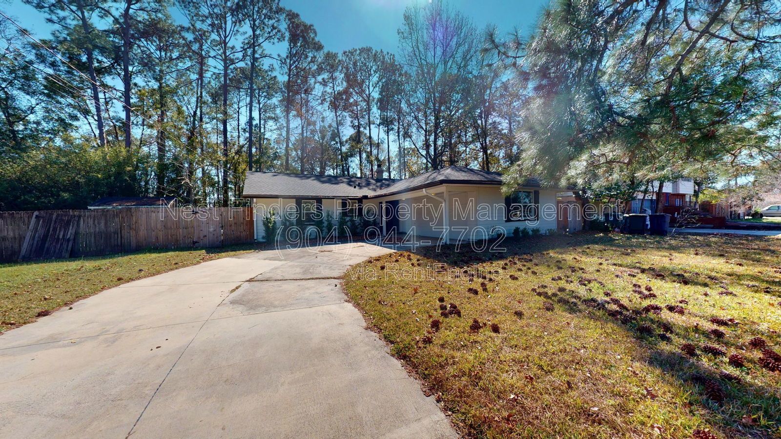 Nice three-bedroom, two-bath POOL HOME for rent in the heart of Mandarin property image