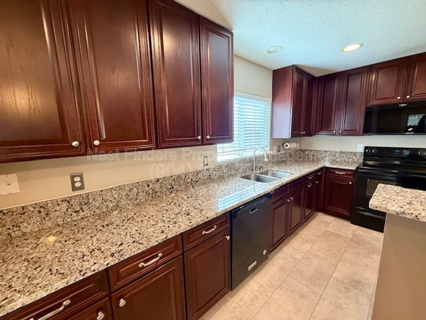 Stunning 3 bedroom, 2.5 bathroom home for rent in Mill Creek Landing in St Johns County! property image