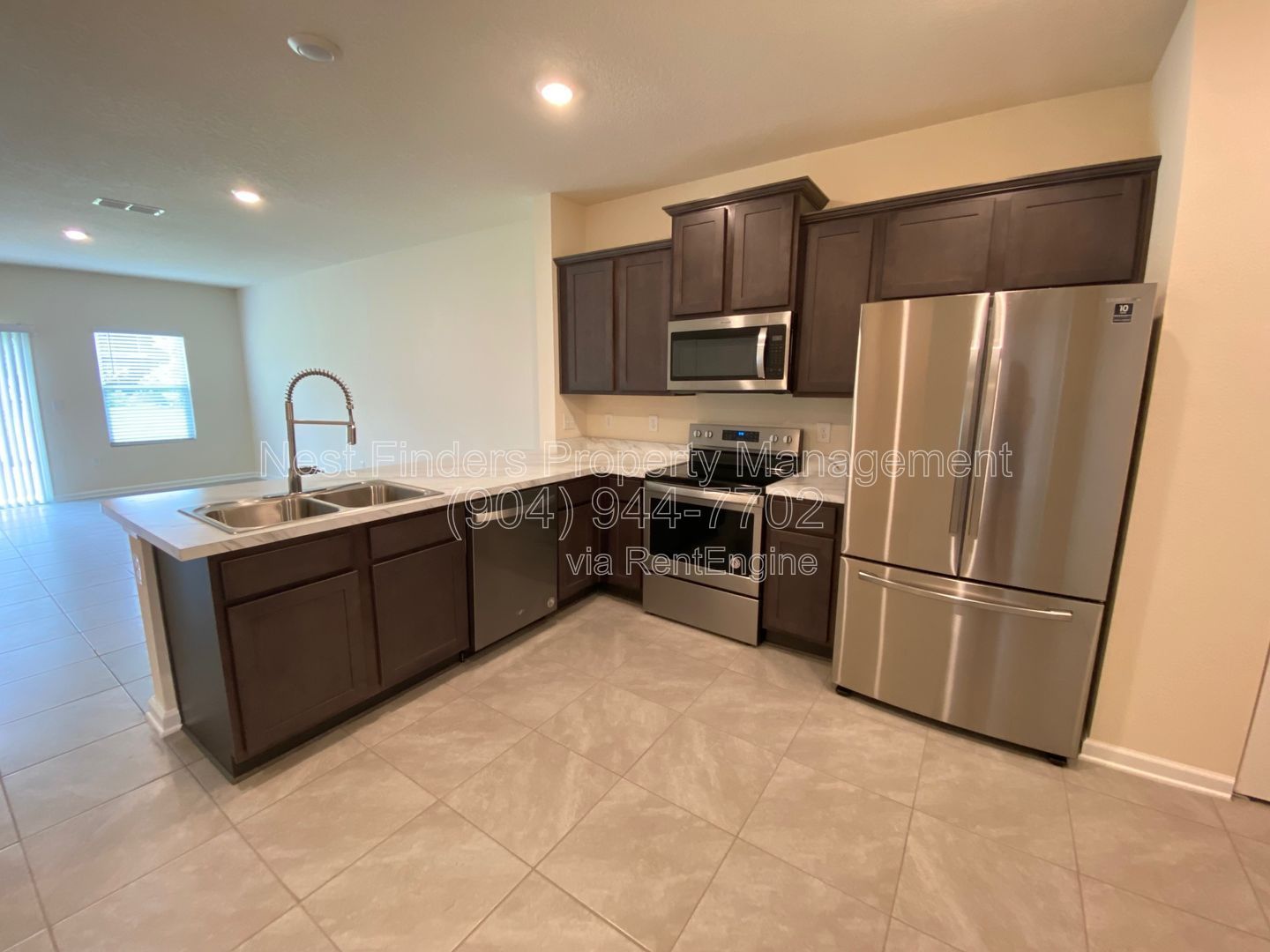 Beautiful townhome for rent in BayPointe North! property image