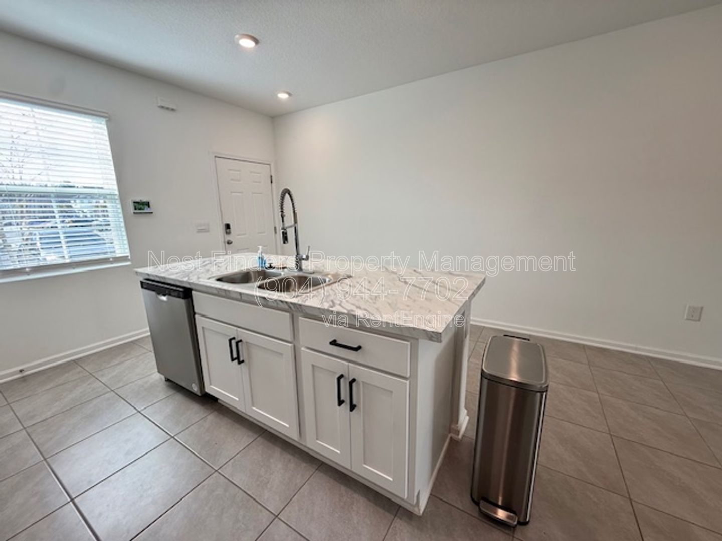 Beautiful townhome for rent in Equinox East property image