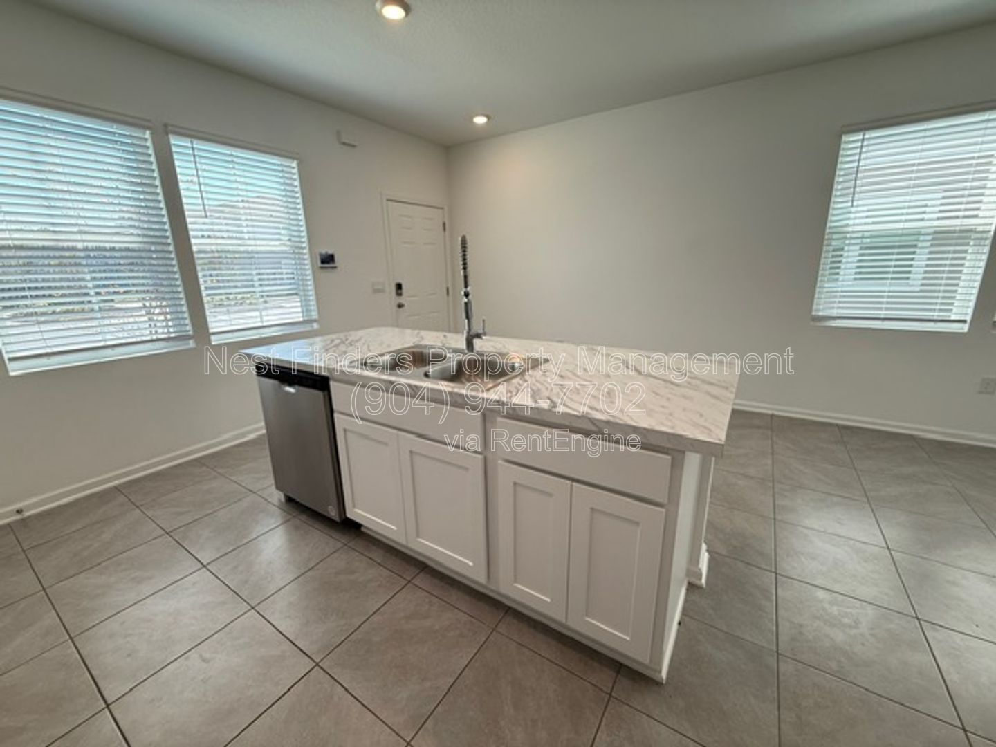 Beautiful 3 bedroom townhome for rent in Equinox! property image